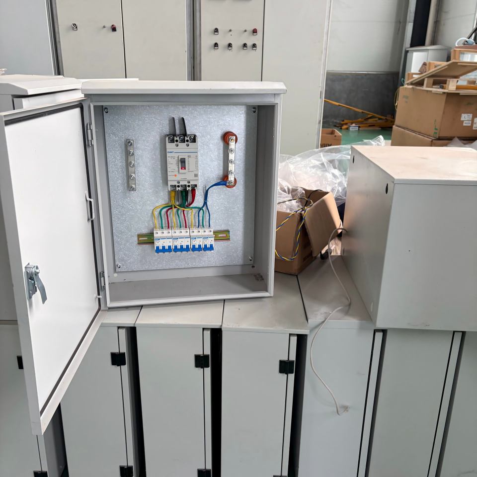 WSHT Outdoor Smart Telecom Cabinet IP55 Waterproof Constant Temperature Communication Cabinet